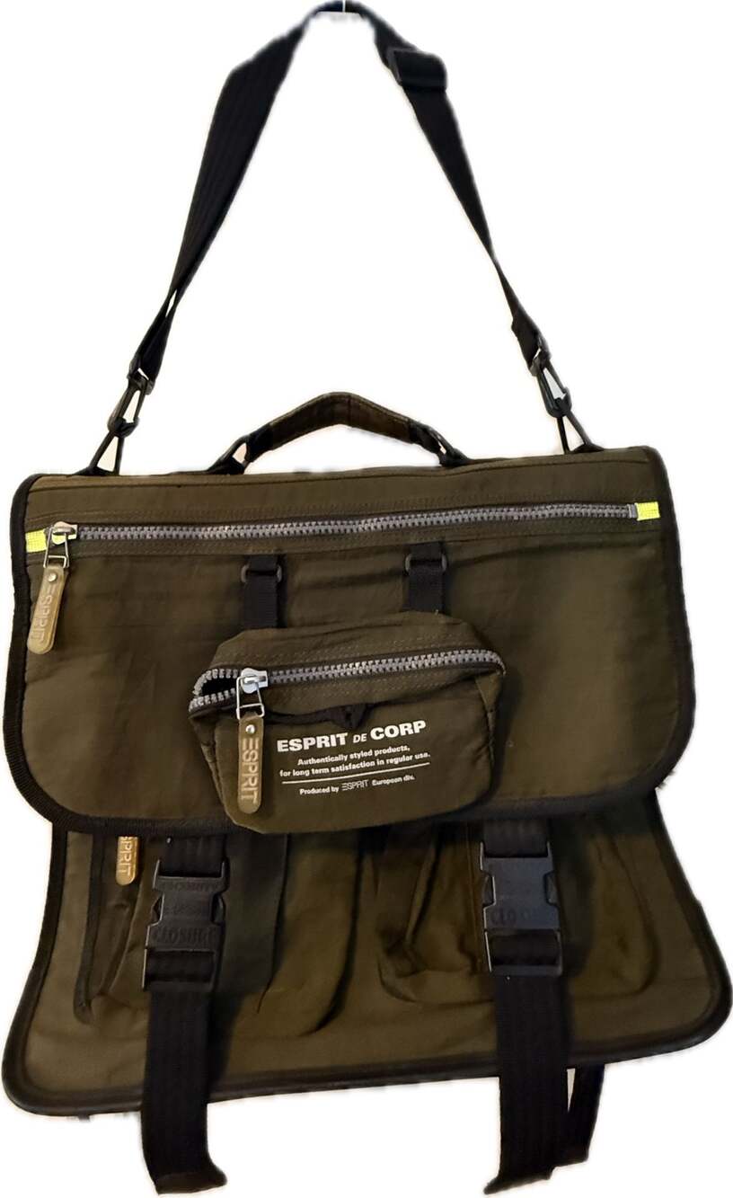 Esprit De Corp Vintage Utility Messenger Bag backpack with Buckle Straps